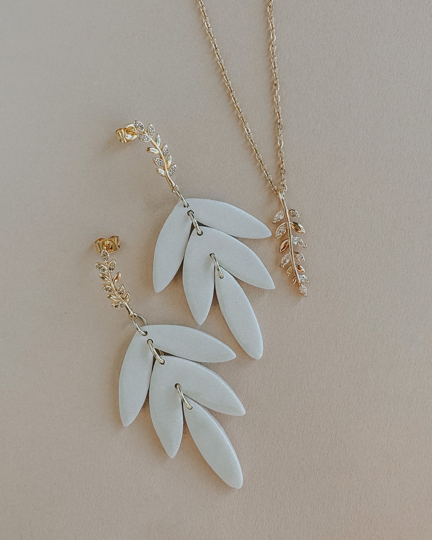 Lily Necklace - Gold