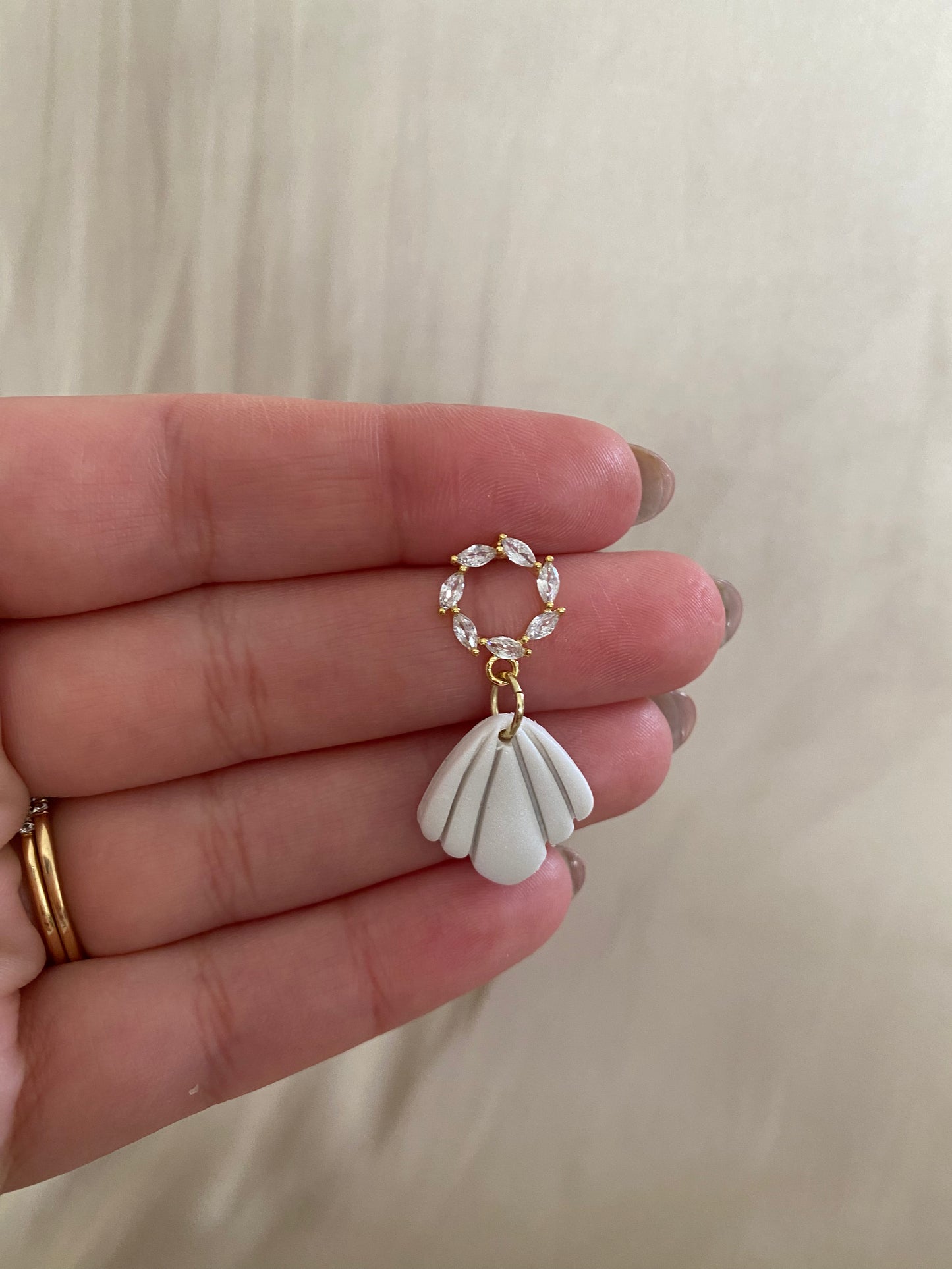 Sylvie Earrings - Pearl