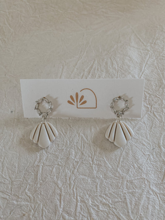 Sylvie Earrings - Pearl