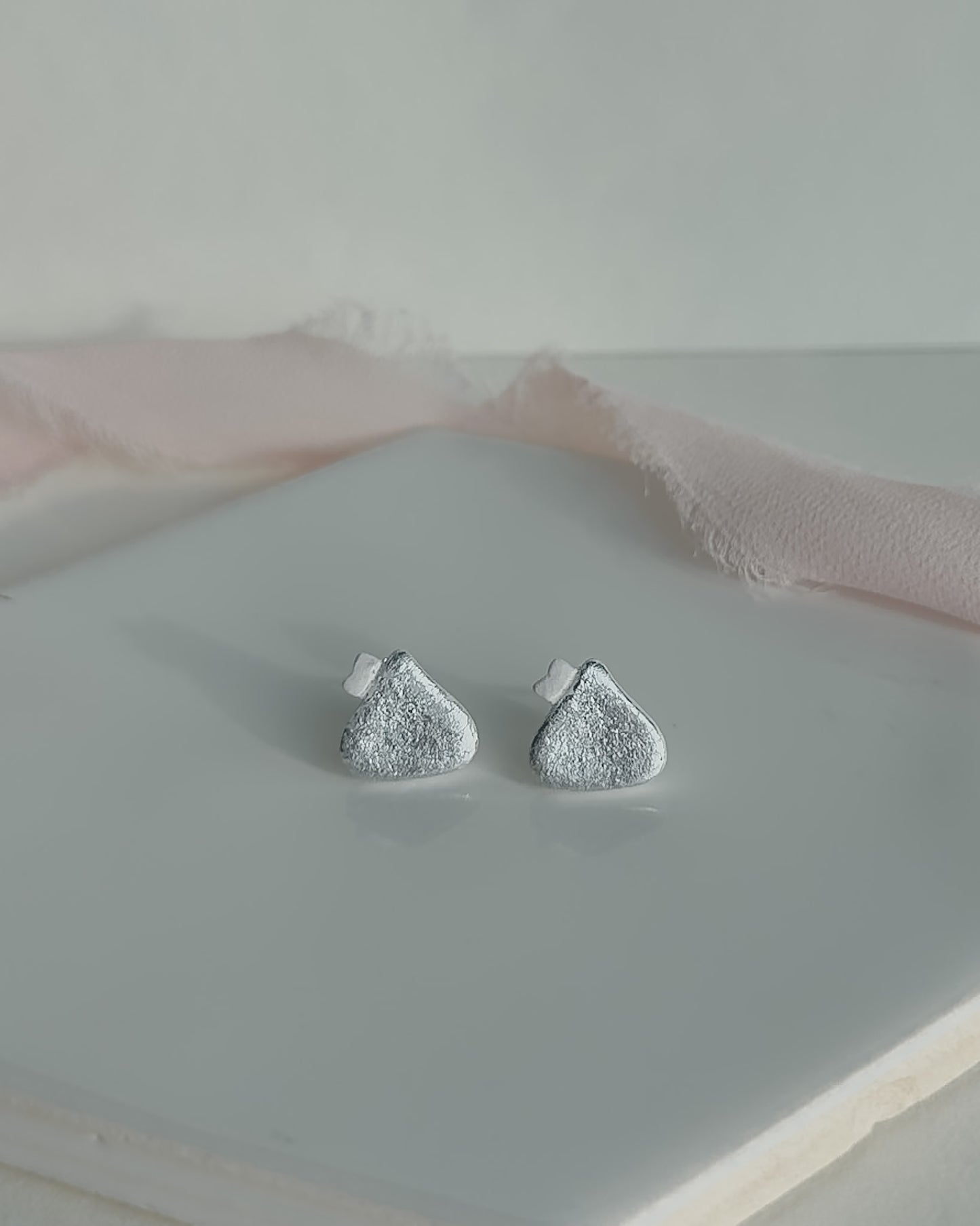 Kiss Studs
