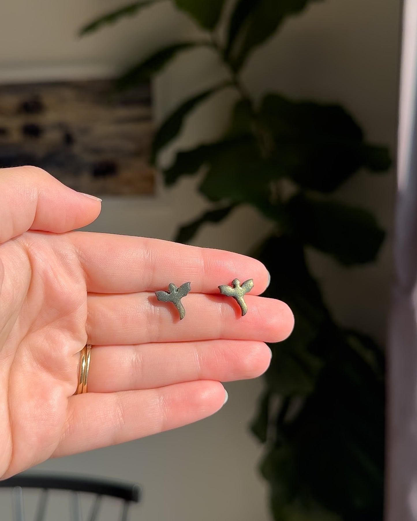 Dragon Studs