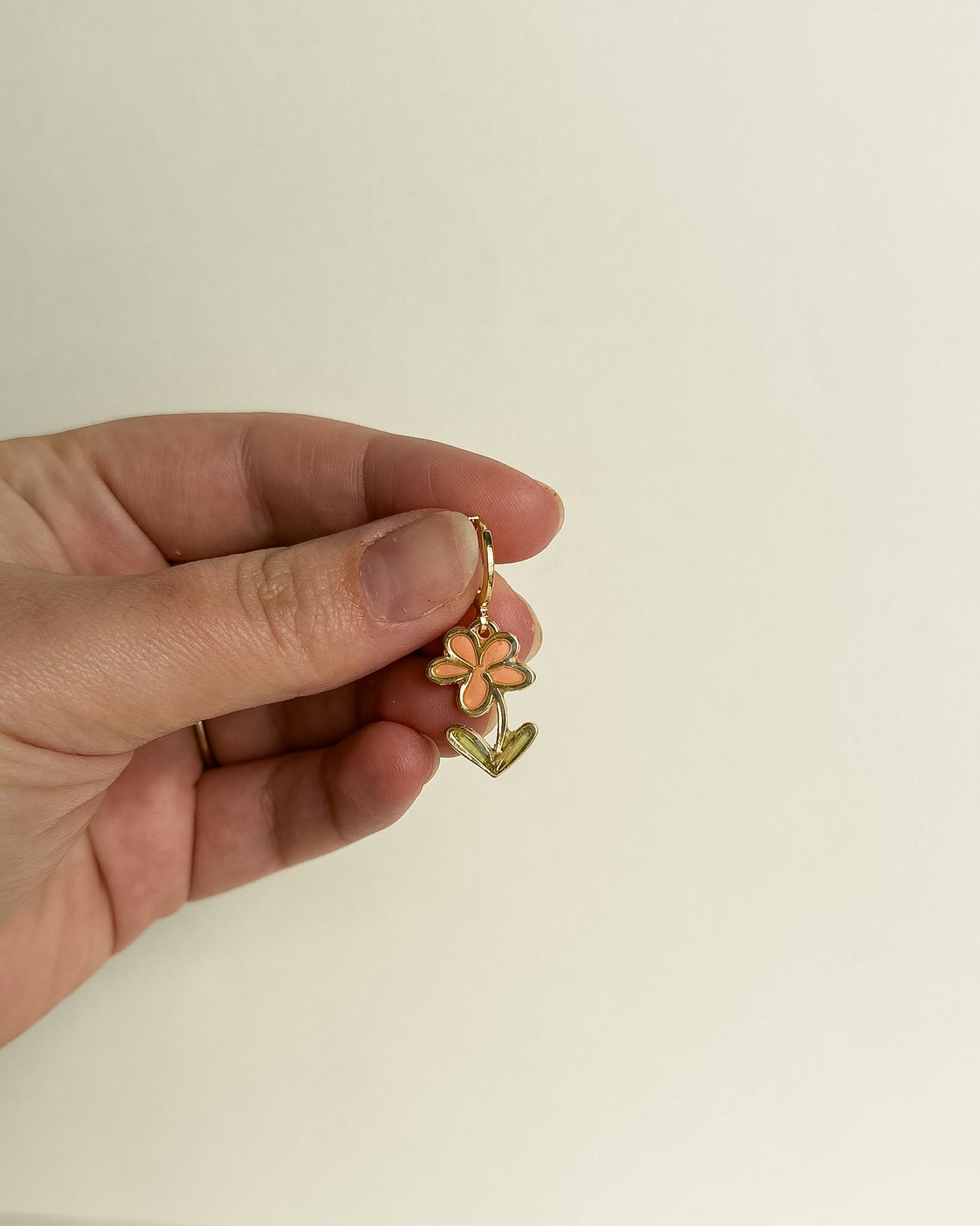 Avery Earrings - Pink