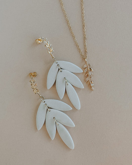 Lily Necklace - Gold