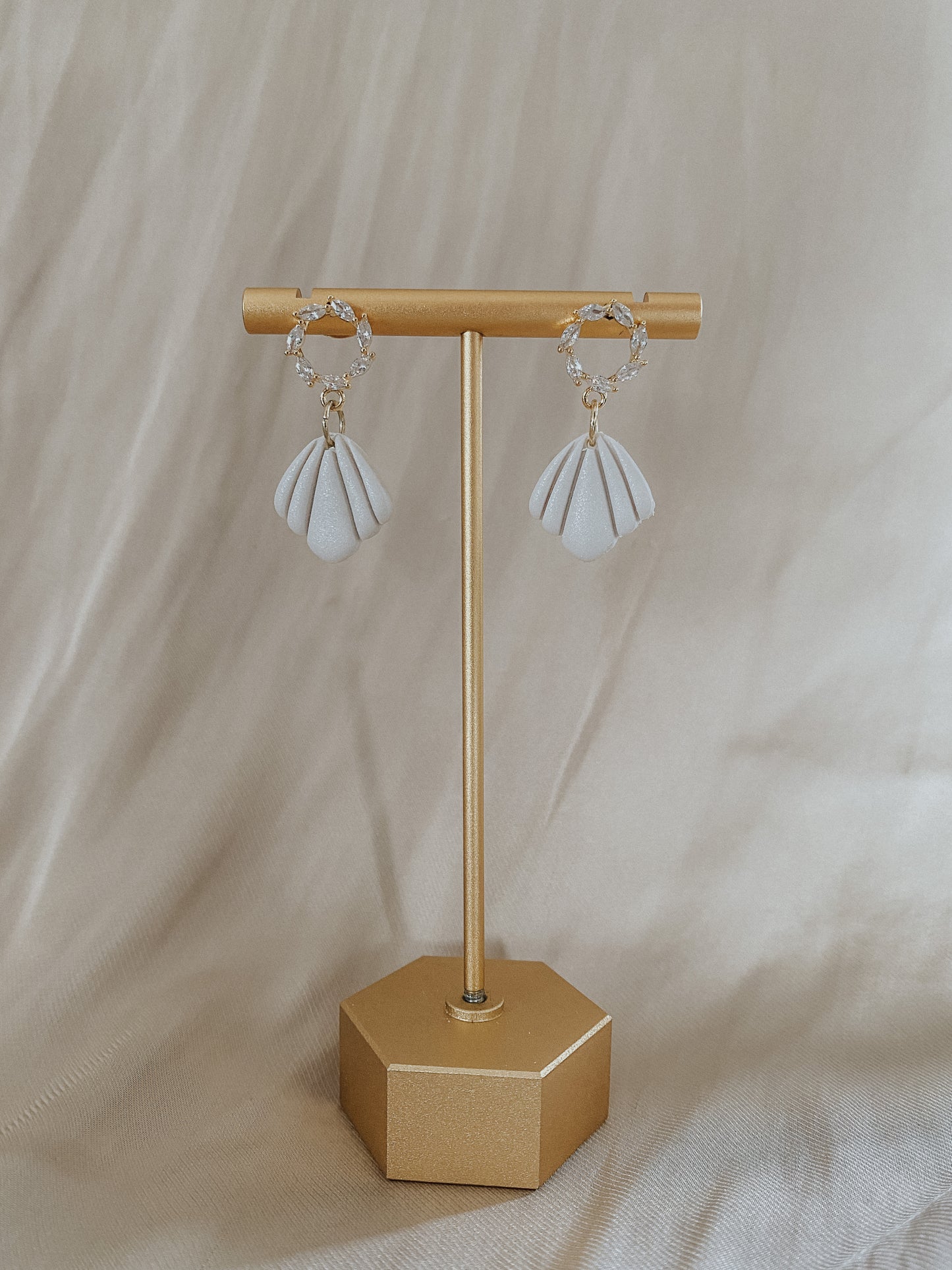 Sylvie Earrings - Pearl